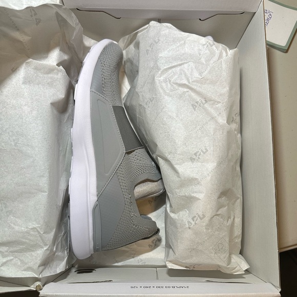 APL: Athletic Propulsion Labs TechLoom Bliss Running Sneakers - Picture 6 of 16